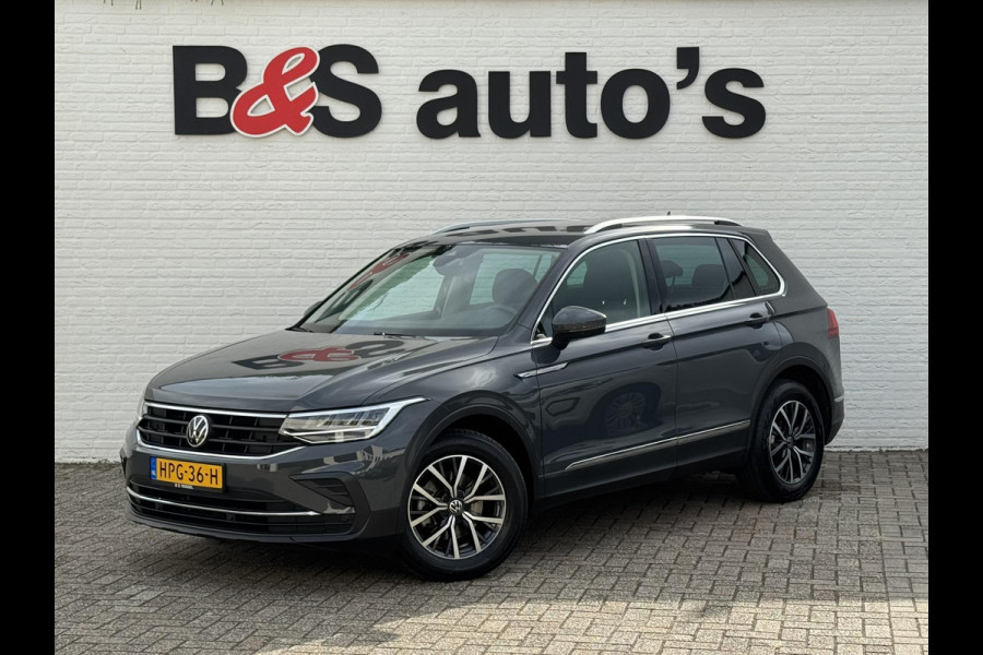 Volkswagen Tiguan 1.5 TSI Led verlichting Camera Clima Adaptieve cruise Stoelverwarming Navigatie