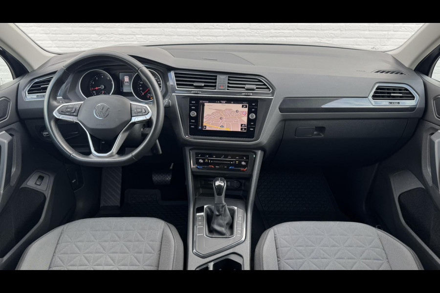 Volkswagen Tiguan 1.5 TSI Led verlichting Camera Clima Adaptieve cruise Stoelverwarming Navigatie