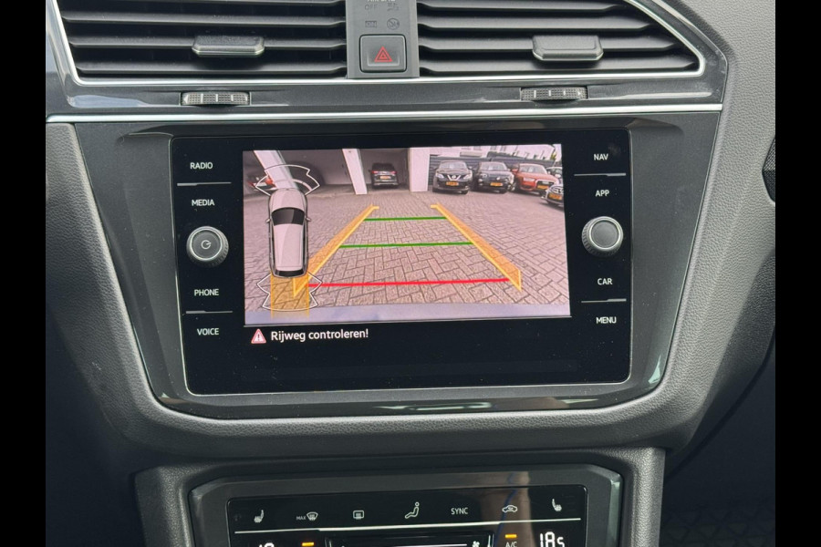 Volkswagen Tiguan 1.5 TSI Led verlichting Camera Clima Adaptieve cruise Stoelverwarming Navigatie