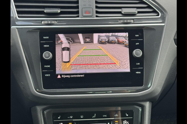 Volkswagen Tiguan 1.5 TSI Led verlichting Camera Clima Adaptieve cruise Stoelverwarming Navigatie