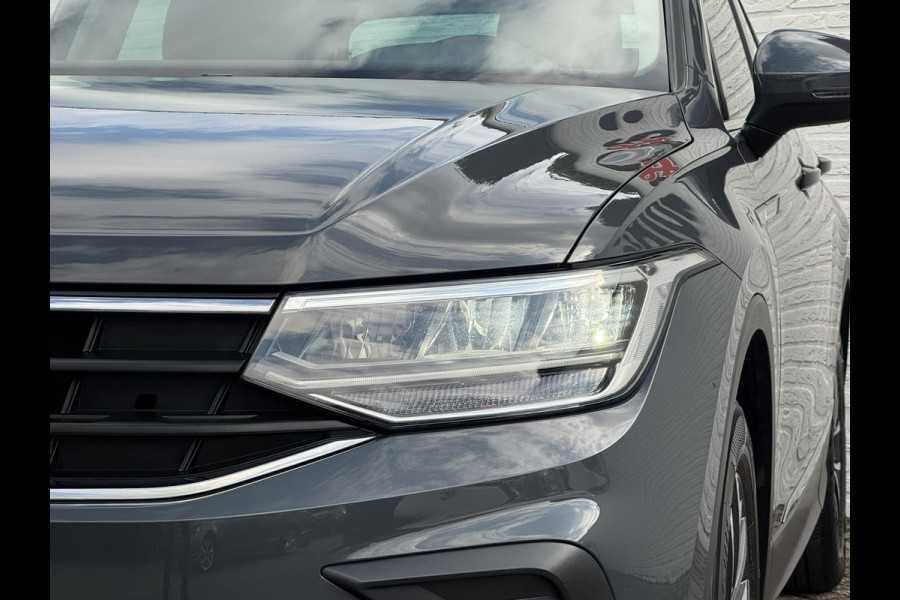 Volkswagen Tiguan 1.5 TSI Led verlichting Camera Clima Adaptieve cruise Stoelverwarming Navigatie