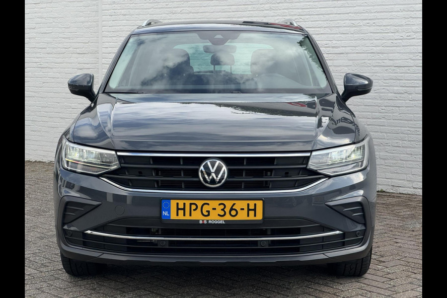 Volkswagen Tiguan 1.5 TSI Led verlichting Camera Clima Adaptieve cruise Stoelverwarming Navigatie