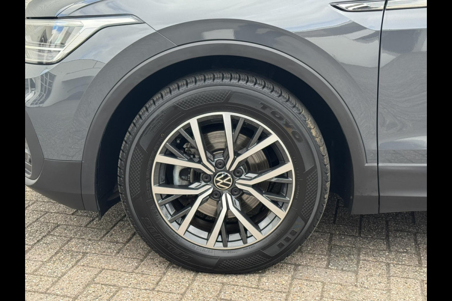 Volkswagen Tiguan 1.5 TSI Led verlichting Camera Clima Adaptieve cruise Stoelverwarming Navigatie