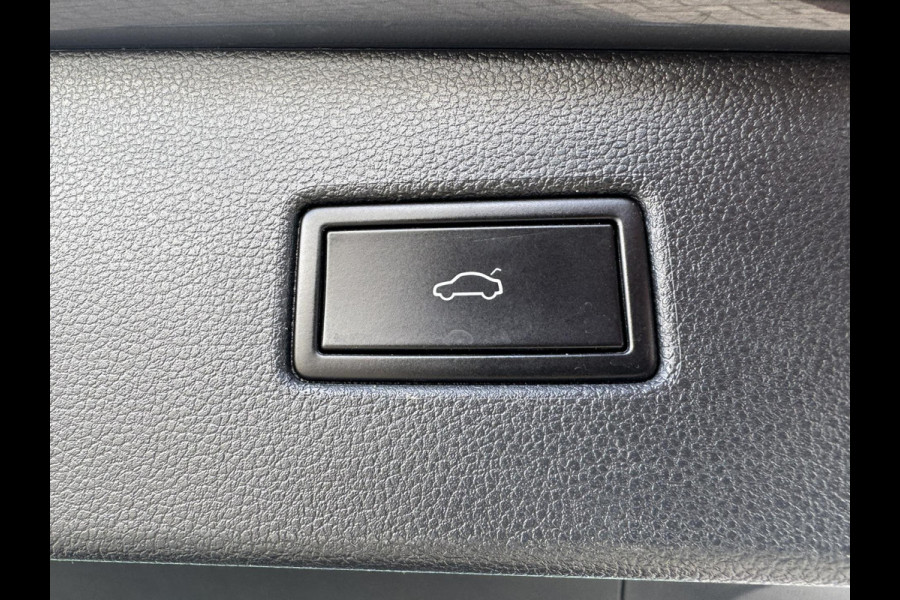 Volkswagen Tiguan 1.5 TSI Led verlichting Camera Clima Adaptieve cruise Stoelverwarming Navigatie