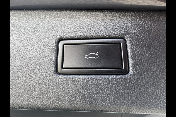 Volkswagen Tiguan 1.5 TSI Led verlichting Camera Clima Adaptieve cruise Stoelverwarming Navigatie