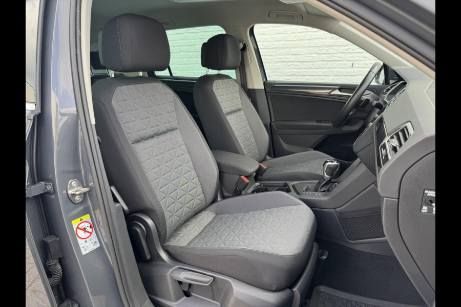 Volkswagen Tiguan 1.5 TSI Led verlichting Camera Clima Adaptieve cruise Stoelverwarming Navigatie