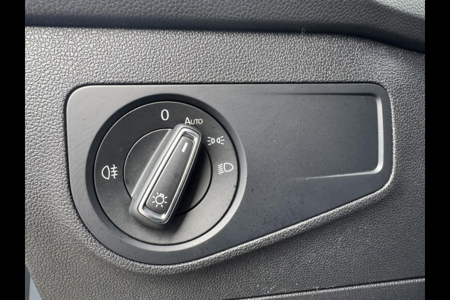 Volkswagen Tiguan 1.5 TSI Led verlichting Camera Clima Adaptieve cruise Stoelverwarming Navigatie