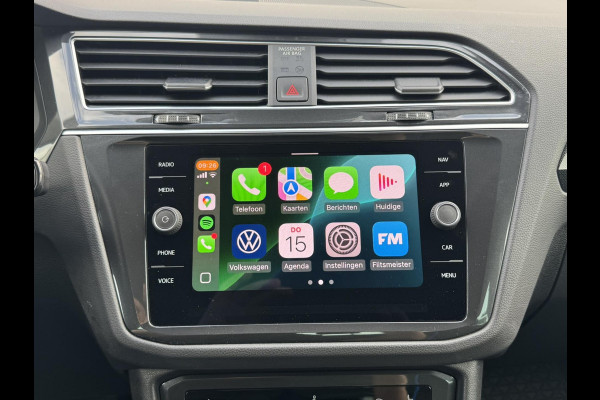 Volkswagen Tiguan 1.5 TSI Led verlichting Camera Clima Adaptieve cruise Stoelverwarming Navigatie
