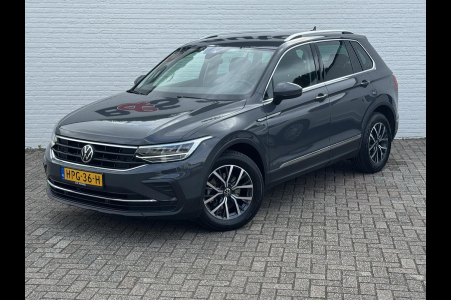 Volkswagen Tiguan 1.5 TSI Led verlichting Camera Clima Adaptieve cruise Stoelverwarming Navigatie