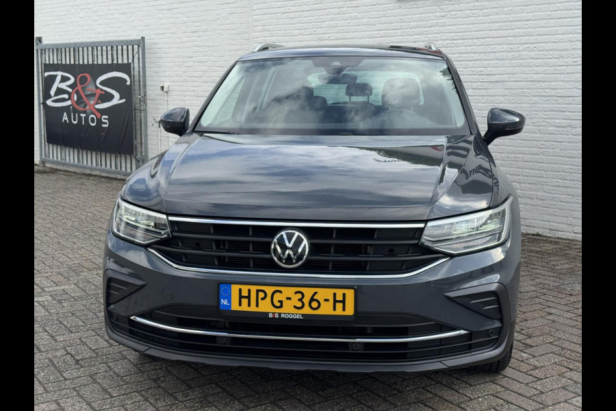 Volkswagen Tiguan 1.5 TSI Led verlichting Camera Clima Adaptieve cruise Stoelverwarming Navigatie