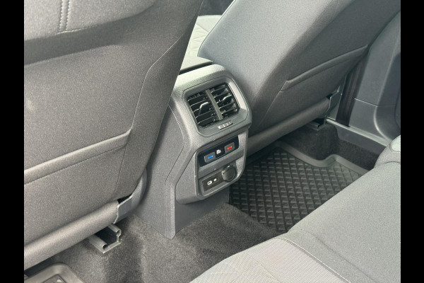 Volkswagen Tiguan 1.5 TSI Led verlichting Camera Clima Adaptieve cruise Stoelverwarming Navigatie