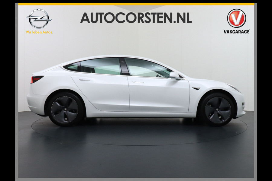 Tesla Model 3 RWD SR+ 60kWh 325PK Lmv 18" AutoPilot Leder PanoDak Adaptive-Cruise Lmv Camera's Elektr.-Stuur+Stoelen+Spiegels+Geheugen+Easy-En Navi LED Comfortstoelen ACC DAB Keyless en Voorverwarmen interieur via App One-Pedal-Drive Origineel Nederlandse auto tot 11kw laden thuis! Garantie Accu tot 10-12-2027 max 160.000km 1.584kg licht!