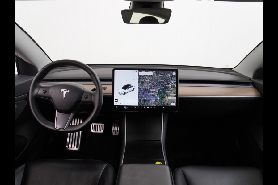 Tesla Model 3 RWD SR+ 60kWh 325PK Lmv 18" AutoPilot Leder PanoDak Adaptive-Cruise Lmv Camera's Elektr.-Stuur+Stoelen+Spiegels+Geheugen+Easy-En Navi LED Comfortstoelen ACC DAB Keyless en Voorverwarmen interieur via App One-Pedal-Drive Origineel Nederlandse auto tot 11kw laden thuis! Garantie Accu tot 10-12-2027 max 160.000km 1.584kg licht!