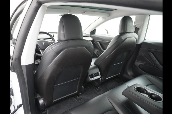 Tesla Model 3 RWD SR+ 60kWh 325PK Lmv 18" AutoPilot Leder PanoDak Adaptive-Cruise Lmv Camera's Elektr.-Stuur+Stoelen+Spiegels+Geheugen+Easy-En Navi LED Comfortstoelen ACC DAB Keyless en Voorverwarmen interieur via App One-Pedal-Drive Origineel Nederlandse auto tot 11kw laden thuis! Garantie Accu tot 10-12-2027 max 160.000km 1.584kg licht!