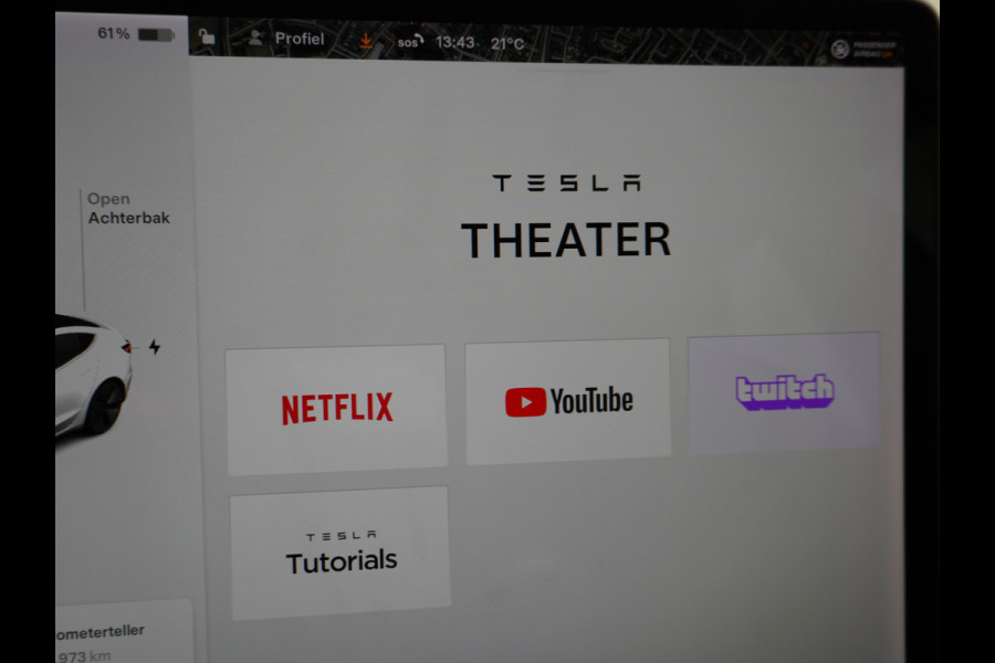 Tesla Model 3 RWD SR+ 60kWh 325PK Lmv 18" AutoPilot Leder PanoDak Adaptive-Cruise Lmv Camera's Elektr.-Stuur+Stoelen+Spiegels+Geheugen+Easy-En Navi LED Comfortstoelen ACC DAB Keyless en Voorverwarmen interieur via App One-Pedal-Drive Origineel Nederlandse auto tot 11kw laden thuis! Garantie Accu tot 10-12-2027 max 160.000km 1.584kg licht!