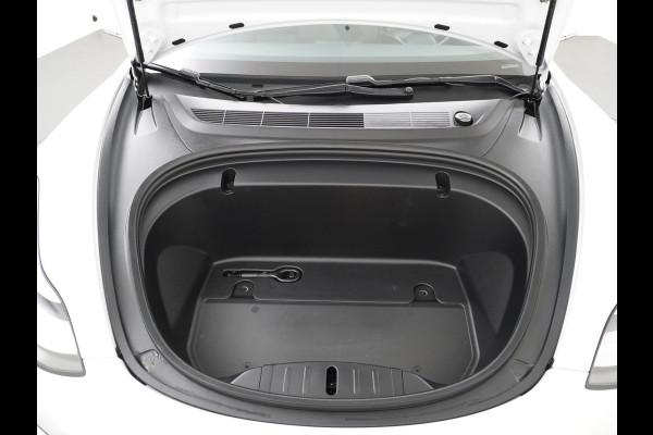Tesla Model 3 RWD SR+ 60kWh 325PK Lmv 18" AutoPilot Leder PanoDak Adaptive-Cruise Lmv Camera's Elektr.-Stuur+Stoelen+Spiegels+Geheugen+Easy-En Navi LED Comfortstoelen ACC DAB Keyless en Voorverwarmen interieur via App One-Pedal-Drive Origineel Nederlandse auto tot 11kw laden thuis! Garantie Accu tot 10-12-2027 max 160.000km 1.584kg licht!