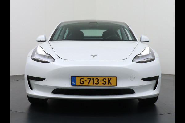 Tesla Model 3 RWD SR+ 60kWh 325PK Lmv 18" AutoPilot Leder PanoDak Adaptive-Cruise Lmv Camera's Elektr.-Stuur+Stoelen+Spiegels+Geheugen+Easy-En Navi LED Comfortstoelen ACC DAB Keyless en Voorverwarmen interieur via App One-Pedal-Drive Origineel Nederlandse auto tot 11kw laden thuis! Garantie Accu tot 10-12-2027 max 160.000km 1.584kg licht!