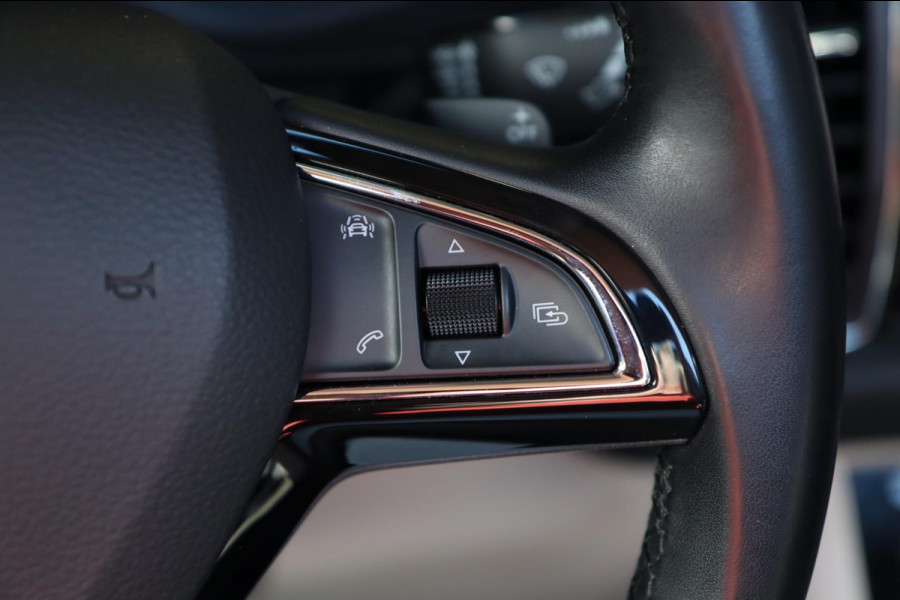 Škoda Kodiaq 2.0 TSI 4x4 / PANODAK / 2x MEMORY / ACC / KEYLESS / CAMERA / 19''