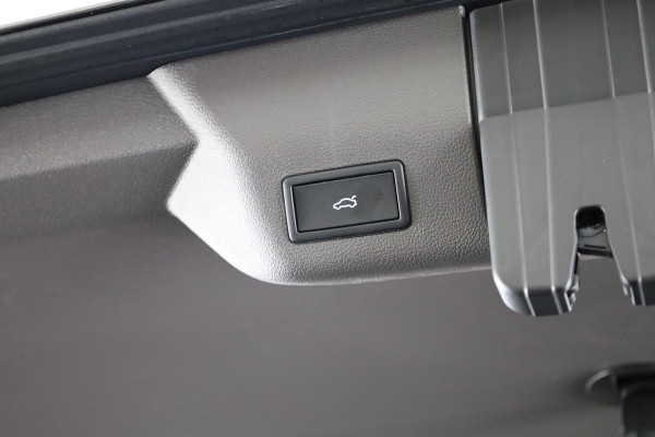 Volkswagen Multivan 1.5 eHybrid L2 Bulli Edition 4Motion 7 persoons | Trekhaak | Assistentiepakket | Verwarmbare voorstoelen