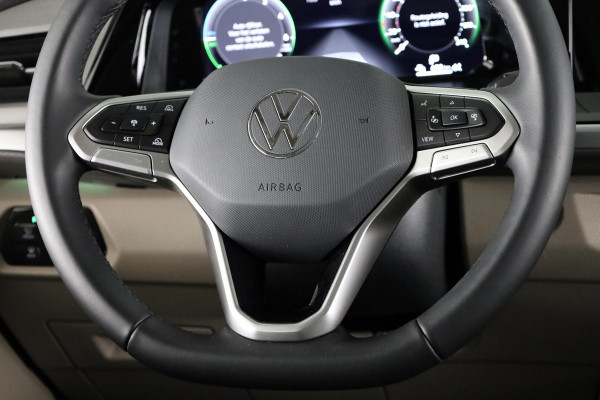 Volkswagen Multivan 1.5 eHybrid L2 Bulli Edition 4Motion 7 persoons | Trekhaak | Assistentiepakket | Verwarmbare voorstoelen