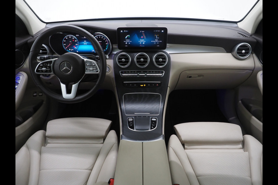 Mercedes-Benz GLC 300e 4MATIC | Panoramadak | Luchtvering | 360 | Keyless | Stoelverwarming | Carplay