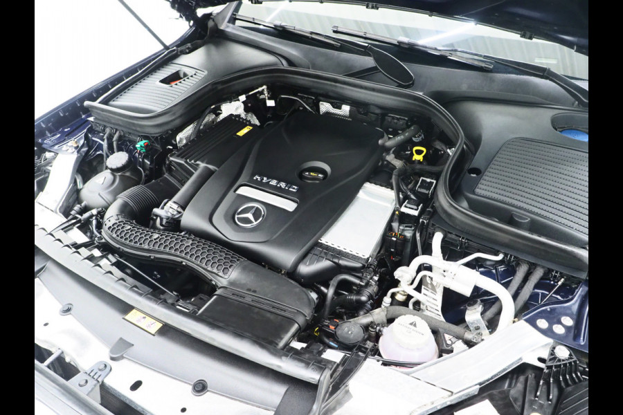Mercedes-Benz GLC 300e 4MATIC | Panoramadak | Luchtvering | 360 | Keyless | Stoelverwarming | Carplay