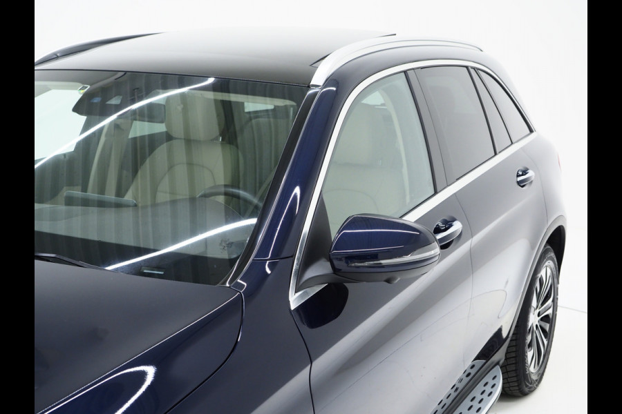Mercedes-Benz GLC 300e 4MATIC | Panoramadak | Luchtvering | 360 | Keyless | Stoelverwarming | Carplay