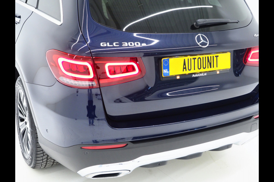Mercedes-Benz GLC 300e 4MATIC | Panoramadak | Luchtvering | 360 | Keyless | Stoelverwarming | Carplay