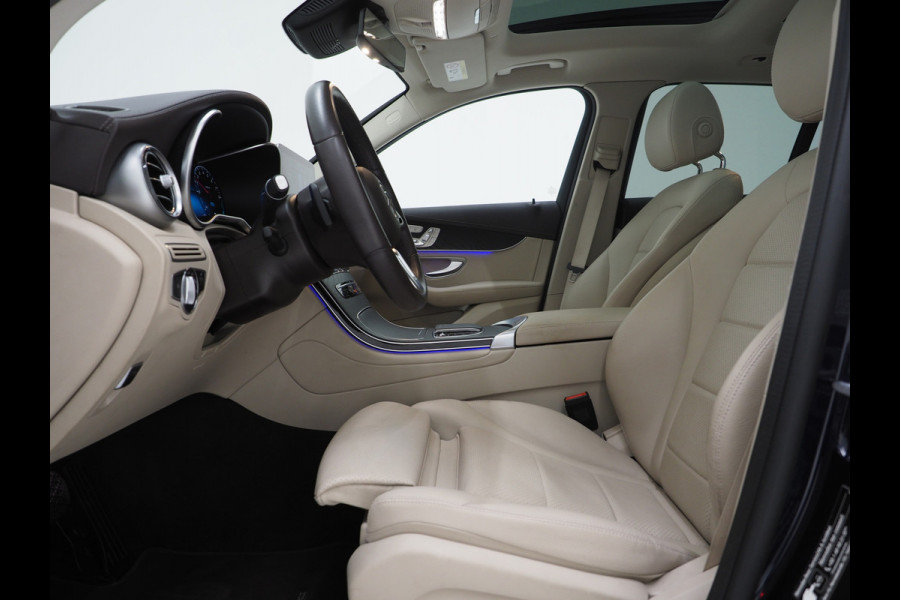 Mercedes-Benz GLC 300e 4MATIC | Panoramadak | Luchtvering | 360 | Keyless | Stoelverwarming | Carplay