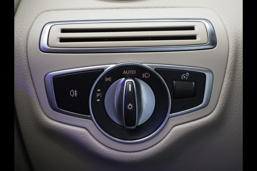 Mercedes-Benz GLC 300e 4MATIC | Panoramadak | Luchtvering | 360 | Keyless | Stoelverwarming | Carplay