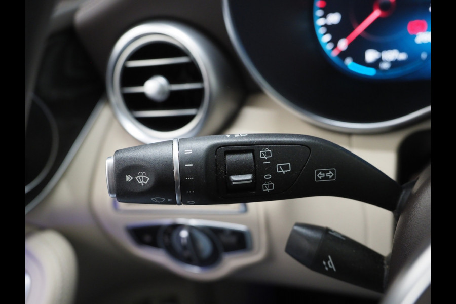 Mercedes-Benz GLC 300e 4MATIC | Panoramadak | Luchtvering | 360 | Keyless | Stoelverwarming | Carplay