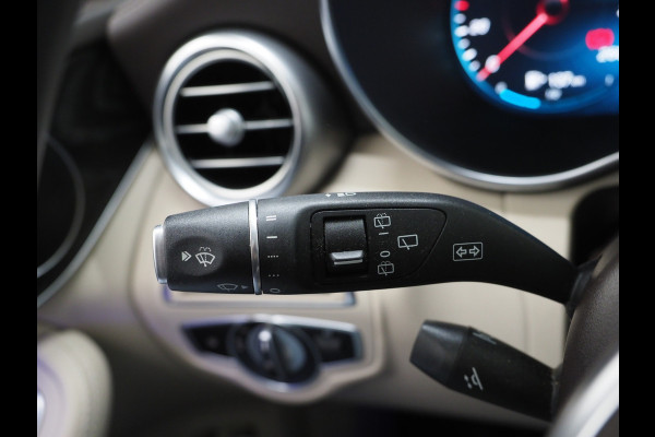 Mercedes-Benz GLC 300e 4MATIC | Panoramadak | Luchtvering | 360 | Keyless | Stoelverwarming | Carplay
