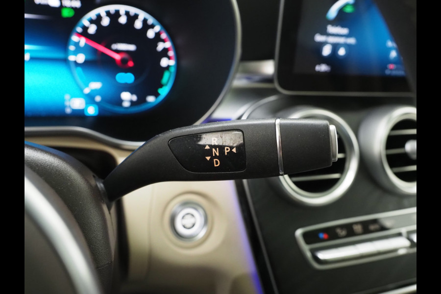 Mercedes-Benz GLC 300e 4MATIC | Panoramadak | Luchtvering | 360 | Keyless | Stoelverwarming | Carplay