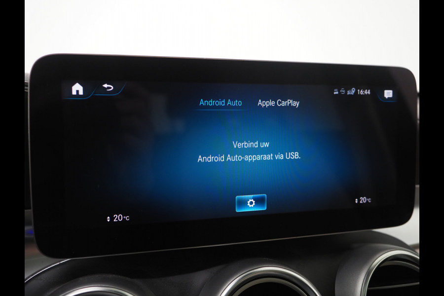 Mercedes-Benz GLC 300e 4MATIC | Panoramadak | Luchtvering | 360 | Keyless | Stoelverwarming | Carplay