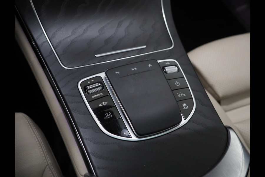 Mercedes-Benz GLC 300e 4MATIC | Panoramadak | Luchtvering | 360 | Keyless | Stoelverwarming | Carplay