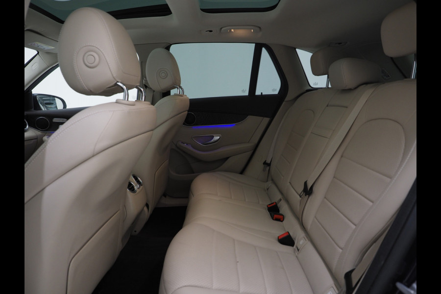 Mercedes-Benz GLC 300e 4MATIC | Panoramadak | Luchtvering | 360 | Keyless | Stoelverwarming | Carplay