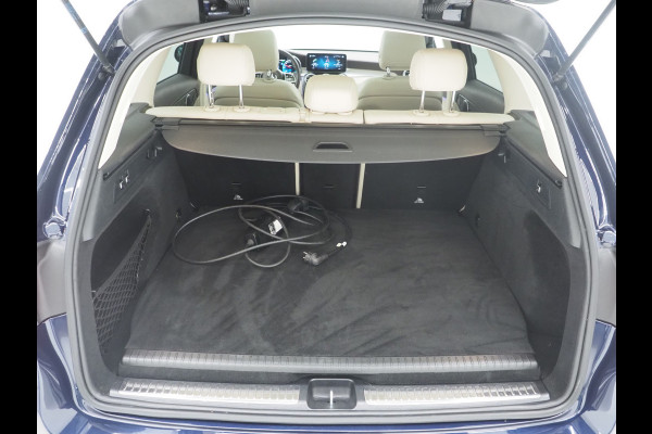 Mercedes-Benz GLC 300e 4MATIC | Panoramadak | Luchtvering | 360 | Keyless | Stoelverwarming | Carplay