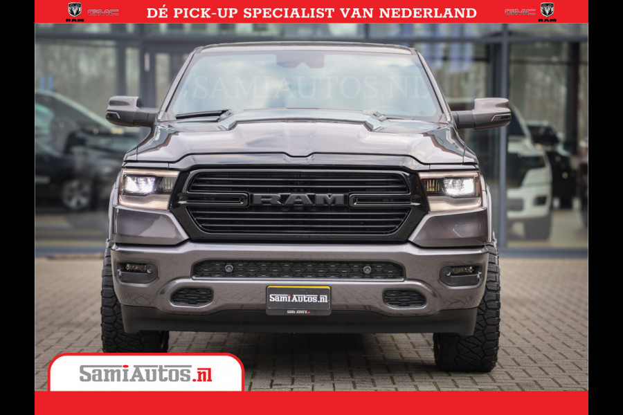 Dodge Ram 1500 Laramie Night 5,7 V8 402PK | Krachtige Hemi | Zeer Rijk Uitgevoerd | Comfortabele Dubbele Cabine met Royale 5 Zitplaatsen | BPM vrij | Nu Leverbaar uit Voorraad | Voorraad Nr 2371 - 2297
