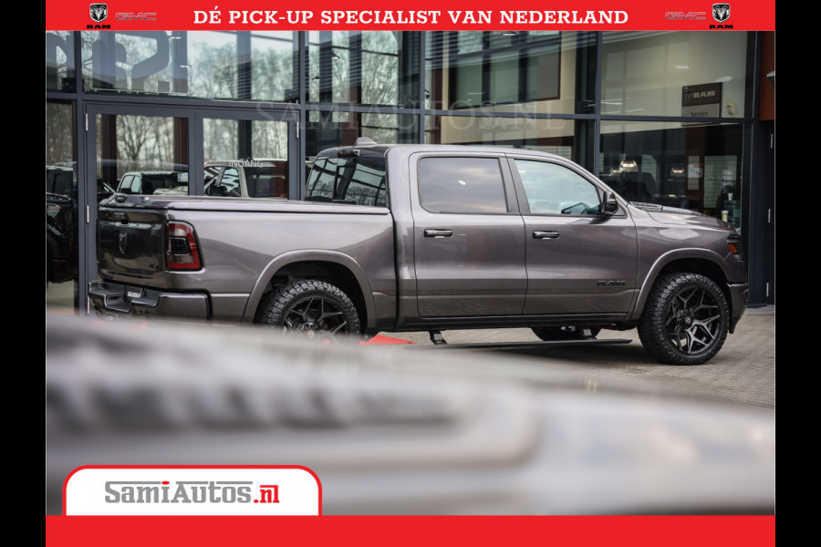 Dodge Ram 1500 Laramie Night 5,7 V8 402PK | Krachtige Hemi | Zeer Rijk Uitgevoerd | Comfortabele Dubbele Cabine met Royale 5 Zitplaatsen | BPM vrij | Nu Leverbaar uit Voorraad | Voorraad Nr 2371 - 2297