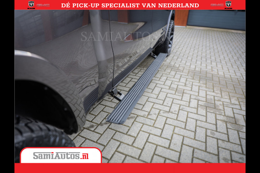 Dodge Ram 1500 Laramie Night 5,7 V8 402PK | Krachtige Hemi | Zeer Rijk Uitgevoerd | Comfortabele Dubbele Cabine met Royale 5 Zitplaatsen | BPM vrij | Nu Leverbaar uit Voorraad | Voorraad Nr 2371 - 2297