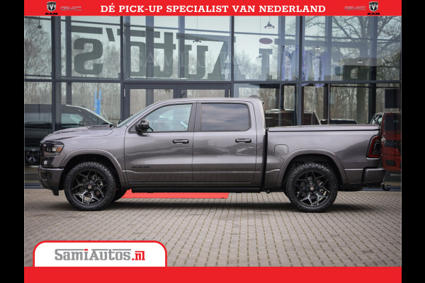 Dodge Ram 1500 Laramie Night 5,7 V8 402PK | Krachtige Hemi | Zeer Rijk Uitgevoerd | Comfortabele Dubbele Cabine met Royale 5 Zitplaatsen | BPM vrij | Nu Leverbaar uit Voorraad | Voorraad Nr 2371 - 2297