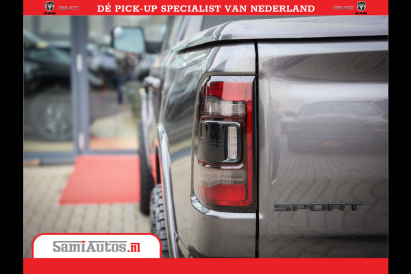 Dodge Ram 1500 Laramie Night 5,7 V8 402PK | Krachtige Hemi | Zeer Rijk Uitgevoerd | Comfortabele Dubbele Cabine met Royale 5 Zitplaatsen | BPM vrij | Nu Leverbaar uit Voorraad | Voorraad Nr 2371 - 2297