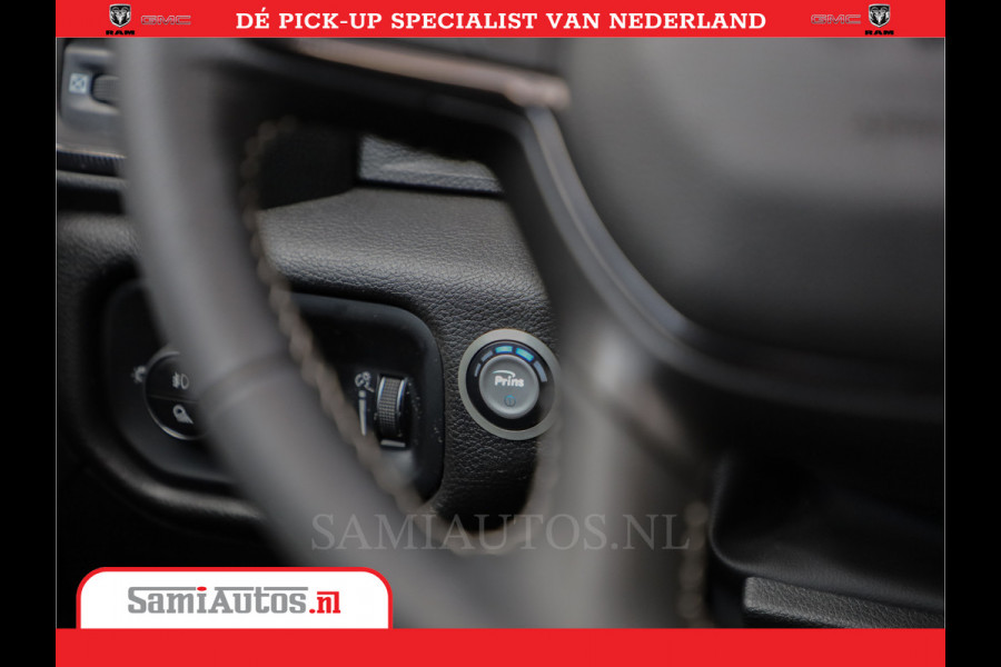 Dodge Ram 1500 Laramie Night 5,7 V8 402PK | Krachtige Hemi | Zeer Rijk Uitgevoerd | Comfortabele Dubbele Cabine met Royale 5 Zitplaatsen | BPM vrij | Nu Leverbaar uit Voorraad | Voorraad Nr 2371 - 2297