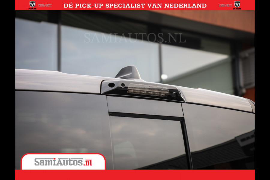 Dodge Ram 1500 Laramie Night 5,7 V8 402PK | Krachtige Hemi | Zeer Rijk Uitgevoerd | Comfortabele Dubbele Cabine met Royale 5 Zitplaatsen | BPM vrij | Nu Leverbaar uit Voorraad | Voorraad Nr 2371 - 2297