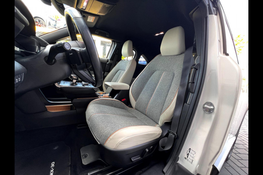 Mazda MX-30 E-SkyActiv 145 First Edition 36 kWh 3D CAMERA VIEW