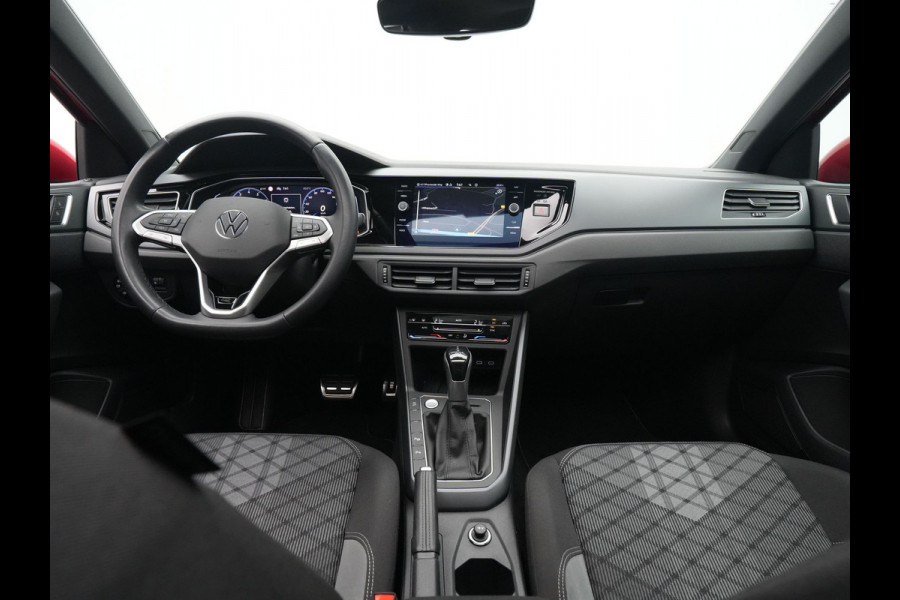 Volkswagen Taigo 1.5 TSI 150pk DSG R-Line Panorama Camera Keyless Carplay Navigatie Sideassist