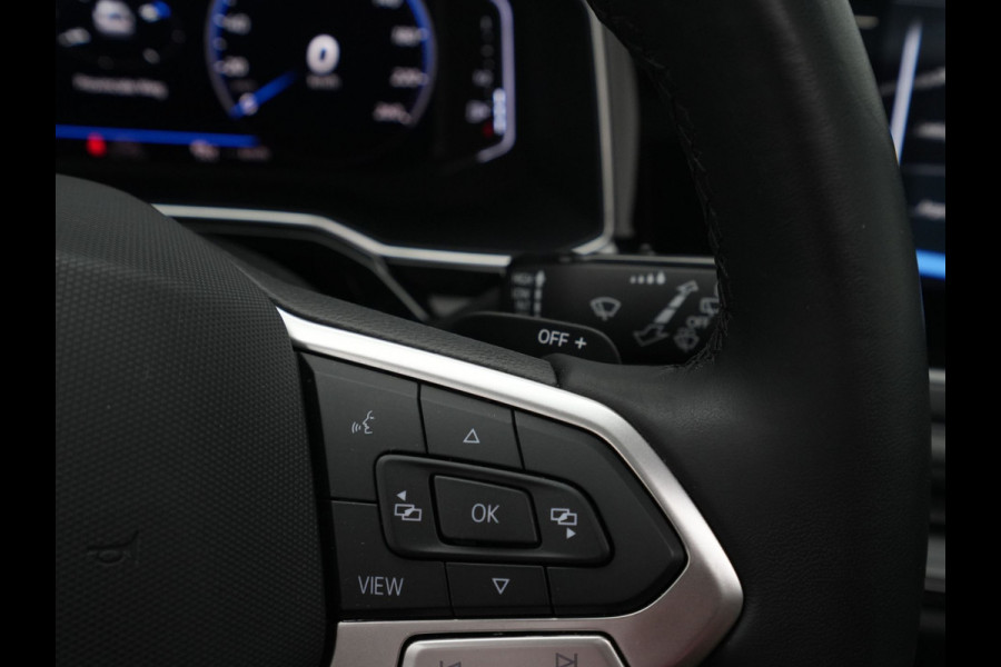 Volkswagen Taigo 1.5 TSI 150pk DSG R-Line Panorama Camera Keyless Carplay Navigatie Sideassist