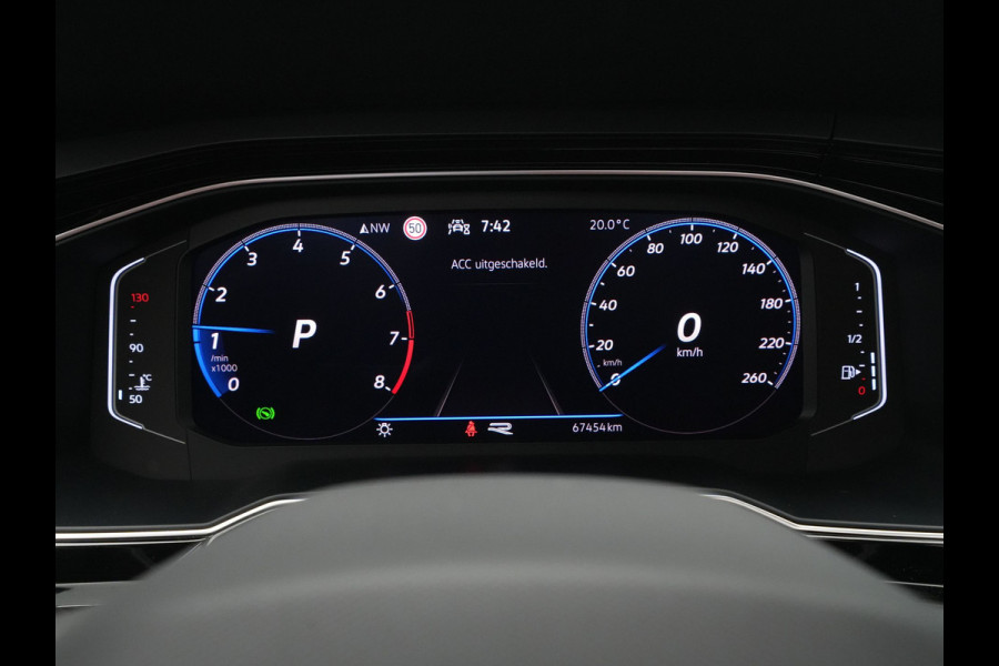 Volkswagen Taigo 1.5 TSI 150pk DSG R-Line Panorama Camera Keyless Carplay Navigatie Sideassist