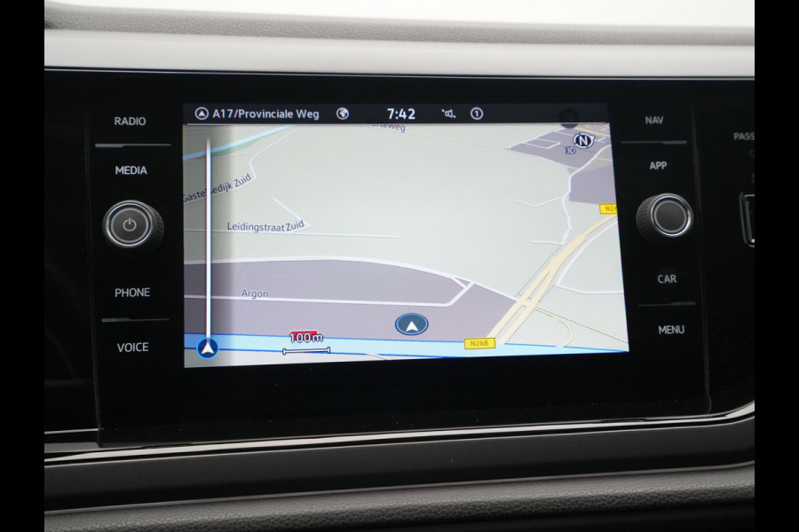 Volkswagen Taigo 1.5 TSI 150pk DSG R-Line Panorama Camera Keyless Carplay Navigatie Sideassist