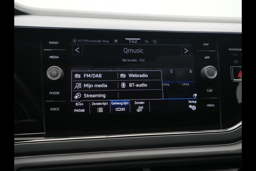 Volkswagen Taigo 1.5 TSI 150pk DSG R-Line Panorama Camera Keyless Carplay Navigatie Sideassist